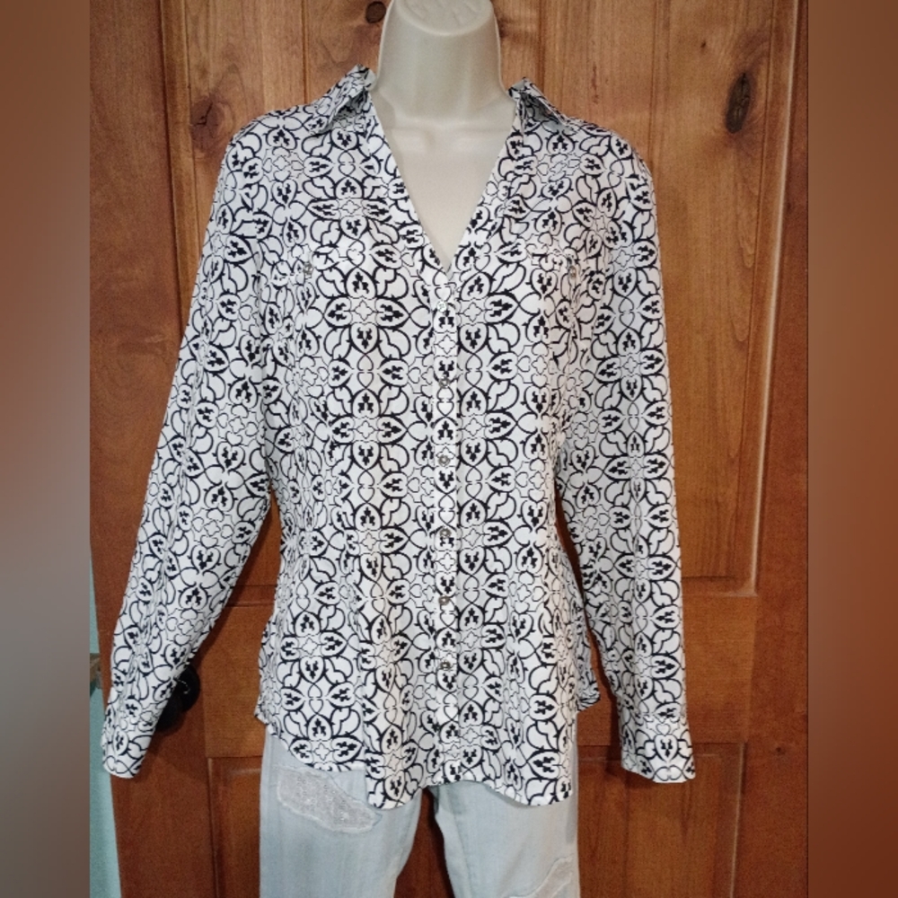 White House Black Market Black and White Button Down Shirt
